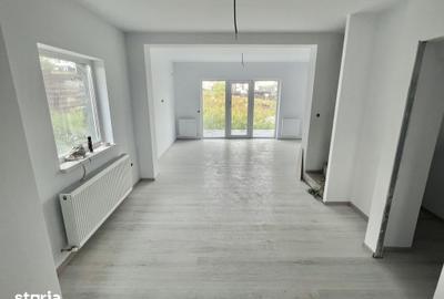 Casă cu 3 camere cu Teren 210 Mp în Rediu