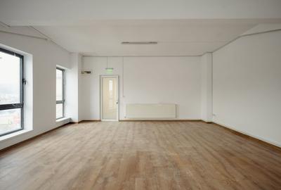 Birou, de 30.700000762939 mp, în Galata - 3