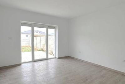 Casă cu 4 camere decomandat cu Teren 250 Mp în Vladimirescu