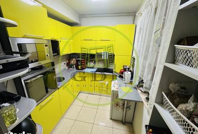 Apartament cu 3 camere semidecomandat în Bucureștii Noi