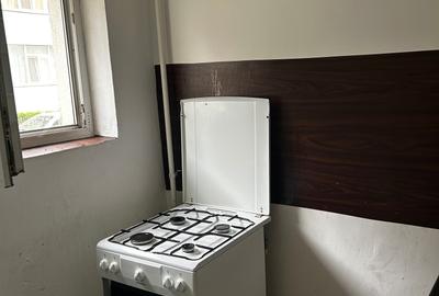 Garsonieră decomandată în Tineretului