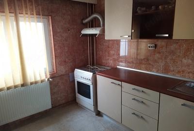 Apartament cu 4 camere decomandat în Steaua - 9