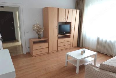 Apartament cu 3 camere semidecomandat, mobilat în Gara de Nord