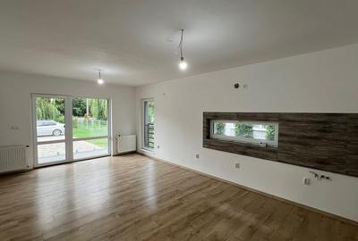 Apartament cu 4 camere decomandat în Independenței