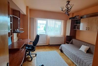 Apartament cu 3 camere decomandat, mobilat în Micro 11 - 4