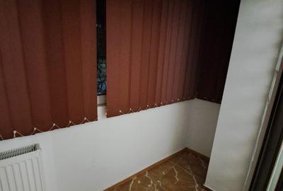 Apartament cu 3 camere semidecomandat în Central - 8