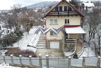 Casă cu 6 camere cu Teren 868 Mp în Central - 8