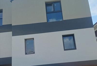 Casă cu 3 camere în Florești