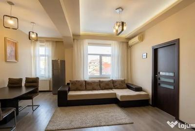 Apartament cu 3 camere semidecomandat în Grivița