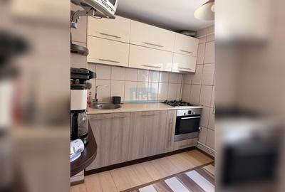 Apartament cu 3 camere decomandat în - 13