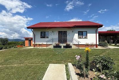 Casă cu 3 camere cu Teren 1667 Mp în Răcoasa