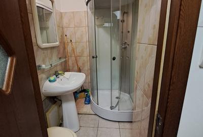 Apartament cu 2 camere decomandat în Colentina