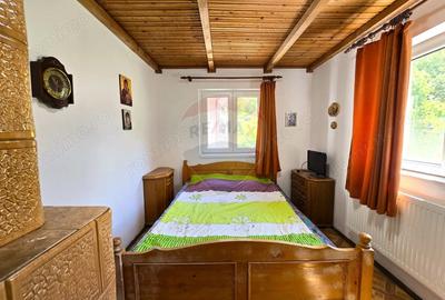 Casă cu 5 camere cu Teren 500 Mp în Moieciu - 9