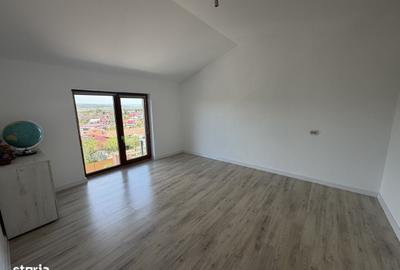 Casă cu 4 camere cu Teren 1175 Mp în Central