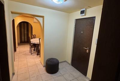Apartament cu 3 camere decomandat în Torontalului - 2