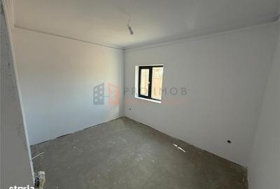 Casă cu 4 camere decomandat în Pleșești - 1