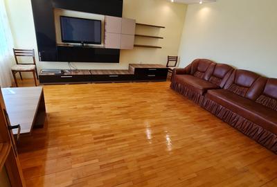 Casă cu 5 camere cu Garaj în Central - 5