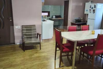 Casă cu 2 camere cu Teren 539 Mp în Central