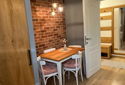 Apartament cu 3 camere decomandat în Micro 16