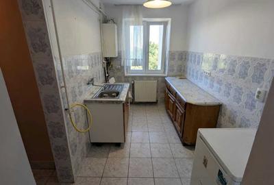 Apartament cu 2 camere decomandat în Exterior Vest