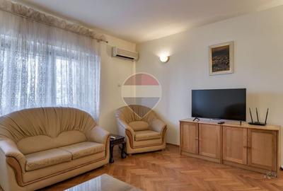 Apartament cu 3 camere semidecomandat, mobilat în Vatra Luminoasă