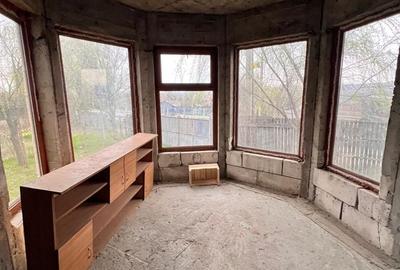 Casă cu 4 camere în Oveselu - 13