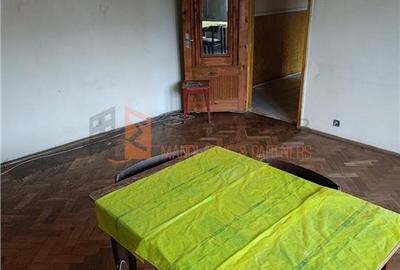 Apartament cu 3 camere semidecomandat în Micro 3 - 4