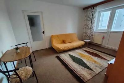Apartament cu 2 camere semidecomandat în Vlahuță