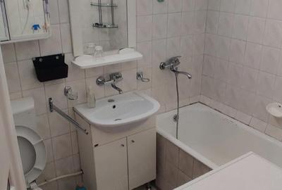 Garsonieră decomandată în Traian - 4