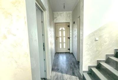 Casă cu 10 camere cu Teren 898 Mp în Central