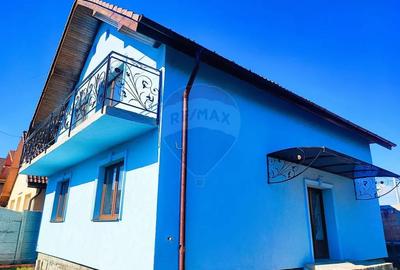 Casă cu 5 camere cu Teren 300 Mp în Cristian