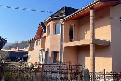 Casă cu 4 camere cu Teren 600 Mp în Vața de Jos - 4