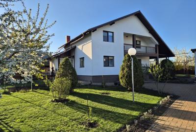 Casă cu 4 camere în Fălticeni - 2