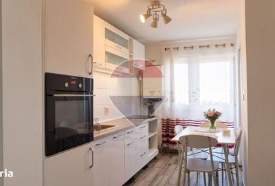 Apartament cu 3 camere decomandat în Calea București