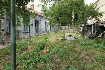 Casă cu 5 camere cu Teren 596 Mp în Central - 13