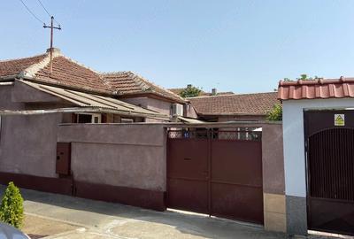 Casă cu 4 camere cu Teren 250 Mp în Bujac