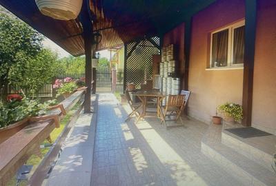 Casă cu 4 camere în Stana
