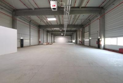 Spațiu industrial, de 1,500 mp, în Tractorul