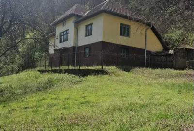 Casă cu 4 camere în Central - 5