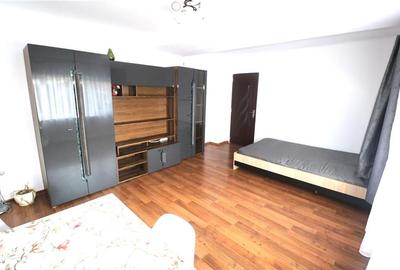 Garsonieră decomandată în Complex Studențesc