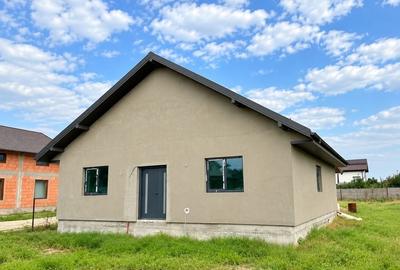 Casă cu 4 camere în Spătaru