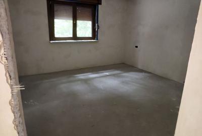 Apartament cu 3 camere în Brazda lui Novac