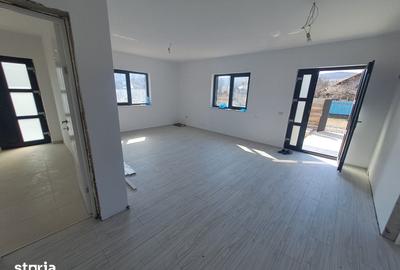 Casă cu 3 camere cu Teren 650 Mp în Voinești - 11