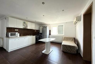 Apartament cu 3 camere semidecomandat în Bucovina