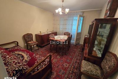 Apartament cu 3 camere decomandat, mobilat în Vest