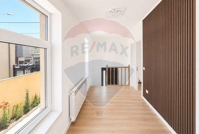 Casă individuală cu 4 camere cu Teren 320 Mp în Casa de Cultură - 2