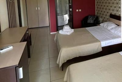 Casă cu 16 camere cu Canalizare în Central - 2