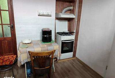Garsonieră decomandată în Lunei - 8