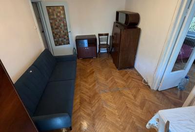 Apartament cu 3 camere nedecomandat în Complex Studențesc