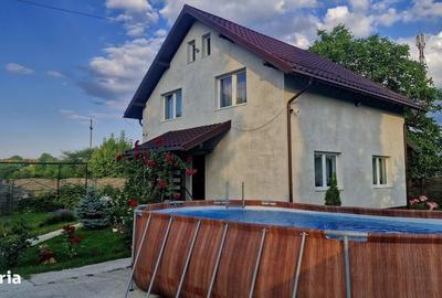 Casă cu 4 camere în Central